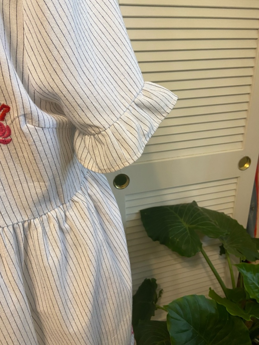 entro White and Pink Embroidered Midi Dress - Picture 4 of 6
